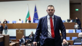 Пеевски се тревожи от дупката в националната сигурност "Възраждане"