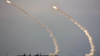 Пет ракети са паднали близо до кораб в Червено море