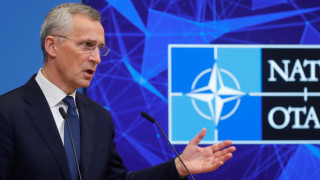 Шефът на НАТО Йенс Столтенберг предупреждава да се не прибързва