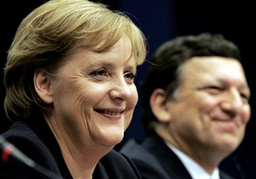 Меркел и Барозу отново отхвърлиха възможността за промяна на фискалния пакт 