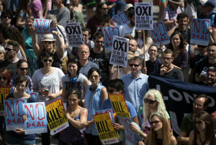 Хиляди в Ирландия и Великобритания протестираха в подкрепа на Гърция 