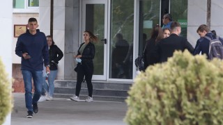 Една от причините младите хора да не се ваксинират са