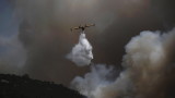  Самолет, гасящ пожарите в Гърция, се разруши 