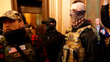  Въоръжени протестиращи американци нахлуха в Народното събрание на Мичиган 
