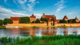 Тайните на най-големия замък в света
