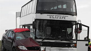 Рейс на "Българе" смаза автомобил