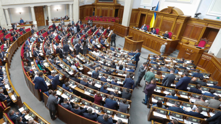 Украйна иска, но технически не може да се откъсне от руската енергийна система