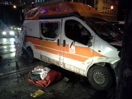 Катастрофа с линейка и лек автомобил на столичния бул. „Стамболийски”