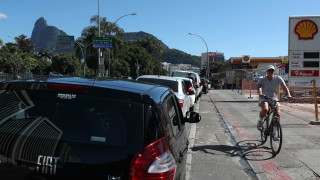 Бразилия е изправена пред призиви за връщане на военната диктатура