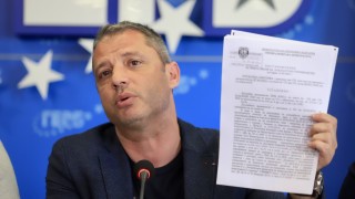 Делян Добрев пише сигнали срещу решения на кабинета Денков/Габриел