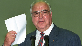 Почина Хелмут Кол