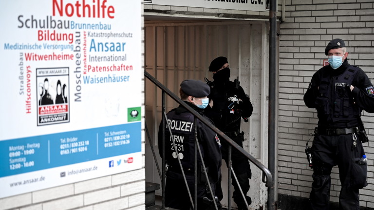 Германия заяви в сряда, че забранява Ansaar International, ислямска организация,