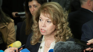 Йотова: Въпросът с падането на визите за САЩ от години седи на трупчета