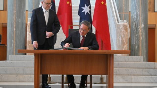 Австралия и Китай ще предприемат стъпки за подобряване на военната