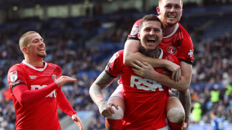 Лестър загуби с 0:2 от Чарлтън в мач от Чемпиъншип.