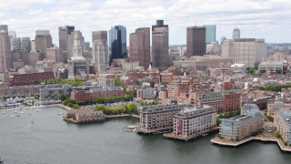 Повишаващите се лихвени проценти и привидно безкрайната криза обхванала веригите