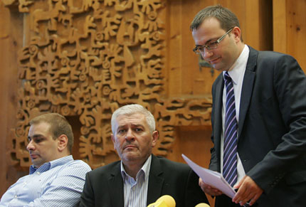 Кой още е заплашен, питат Цветанов от СДС