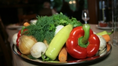 Зеленчуците и черешите бележат минимален спад в цените си