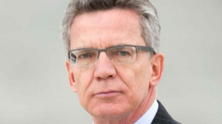 Германският МВР шеф иска системи за разпознаване на лица по летища и гари