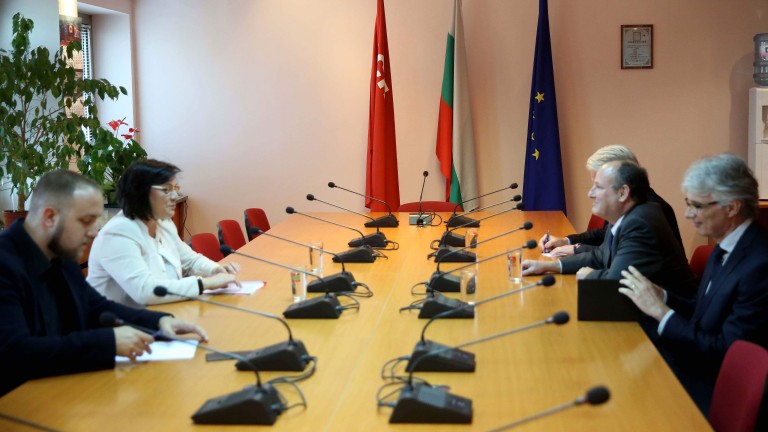 Посланикът на САЩ в България е поискал да се срещне