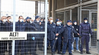Бунтове в затворите в Италия заради новите мерки срещу коронавируса