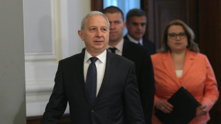 Герджиков се похвали и с намалена безработица и престъпления, и с купени ваксини