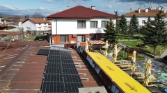 Със соларни панели кметството на Равно поле пести ток