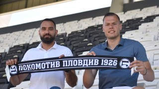 Вратарят на Локомотив Пловдив Боян Милосавлевич удължи договора си с