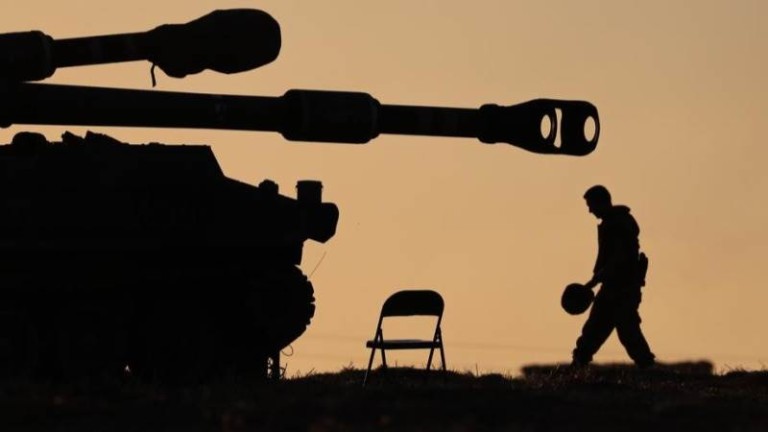 Все по-голям брой военни резервисти в Израел, включително членове на