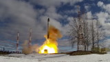  Русия приема на въоръжение първите нуклеарни ракети 