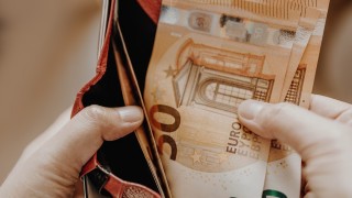 Tbi bank обяви днес че прави еврото по достъпно за българите