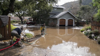 Последната тихоокеанска буря донесе поройни дъждове и много силни ветрове