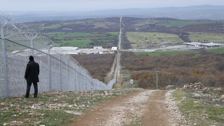 На турско-българската граница незабавно са изпратени допълнителни екипи, с които