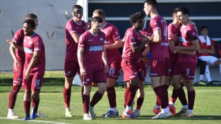 Столичният Септември пусна значки с емблемата на клуба информира официалната