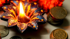 Дивали - индуисткият празник, който "озарява" финансите