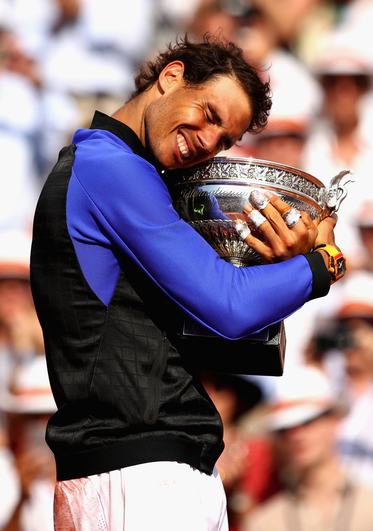 Рафаел Надал с титлата от Roland-Garros