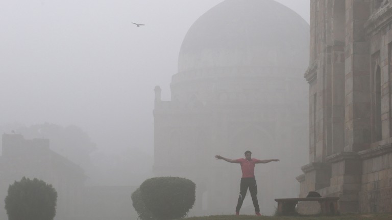 Затвориха училищата в Делхи заради „непоносим” смог
