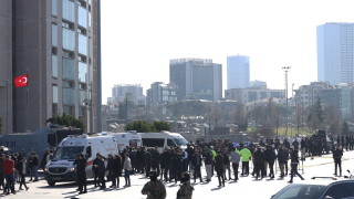 Турските власти са задържали 34 души след нападението по полицейски