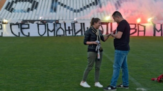 Изключително романтична вечер имаше на стадиона на Локомотив Пловдив в
