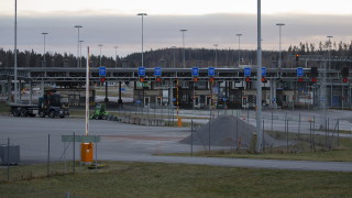 Финландия затвори рано днес четири контролно пропускателни пункта по границата си