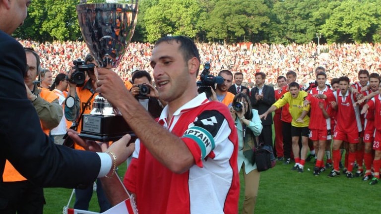 Славен капитан на ЦСКА работи в застрахователна компания