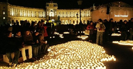 80 хиляди свещи запалиха в центъра на Виена за жертвите на нацизма