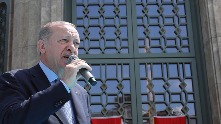 Президентът на Турция Реджеп Тайип Ердоган откри нова джамия на