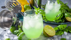 Gin Basil Smash – един съвършен в простотата си неокласически коктейл