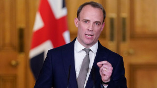 Британският външен министър защити плановете Великобритания да увеличи запасите си