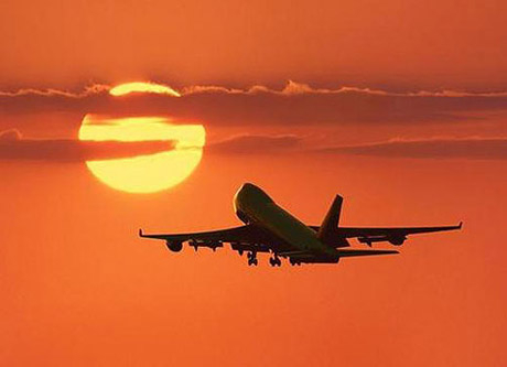 Туристи пътуват 3 дни със самолет от Лондон до София