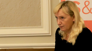Следи от шпионски софтуер в телефона на Елена Йончева