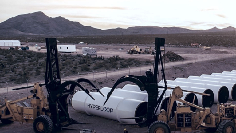 Дубай инвестира $50 милиона в свръхзвуковия транспорт Hyperloop