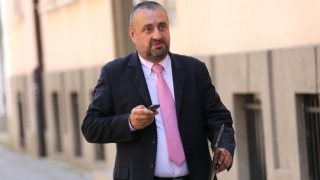 Шефът на Етичната комисия към ВСС: Ако си сменя името на Борислав Михайлов, ставам ли баща на Ники? 