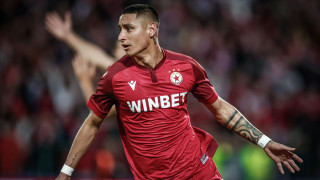 ЦСКА почти сигурно ще се раздели с един от двамата